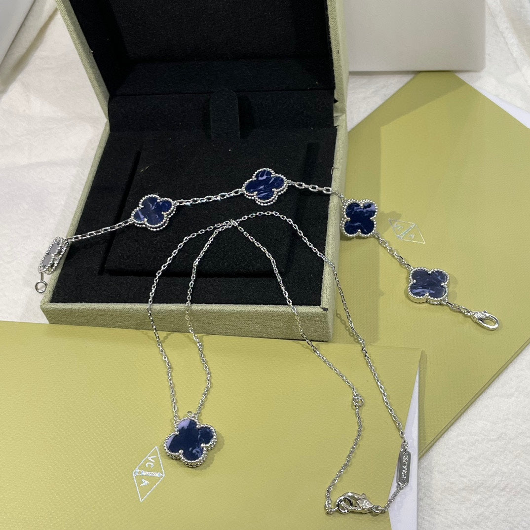 18K Van Cleef & Arpels Vintage Alhambra Crystal Blue Bracelet