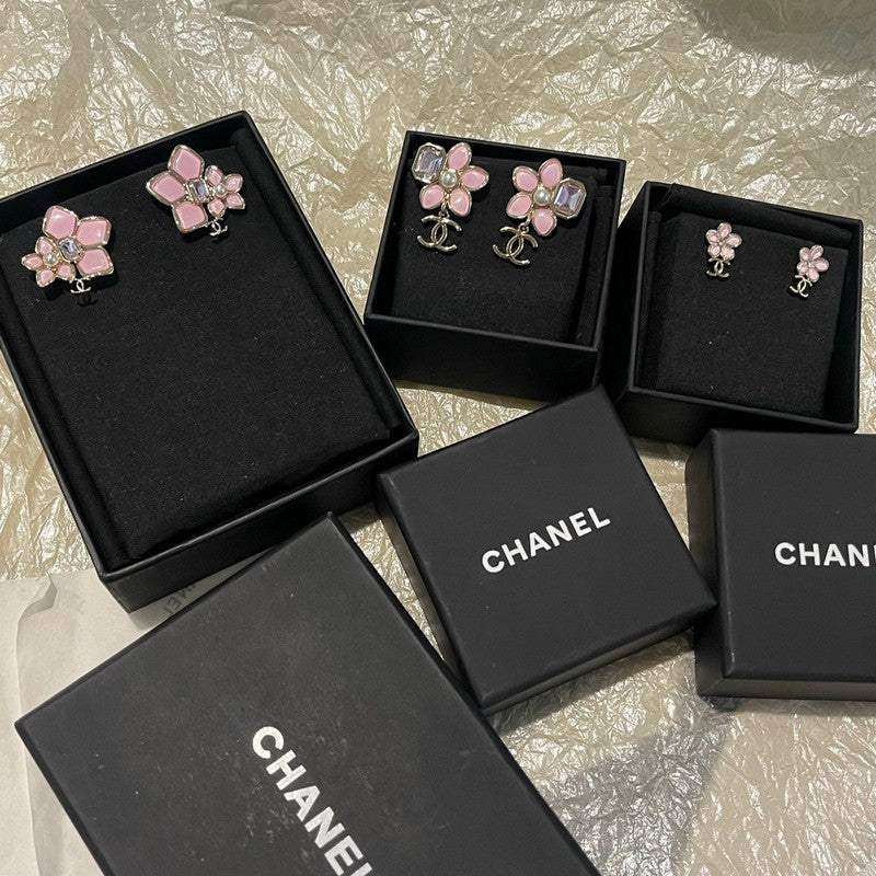 18K Chanel Pink Flower Gold Earring