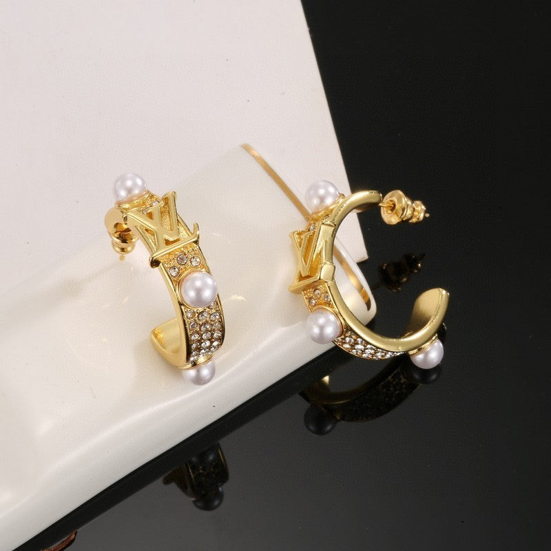 18K Louis Vuitton Pearl Gold Earrings