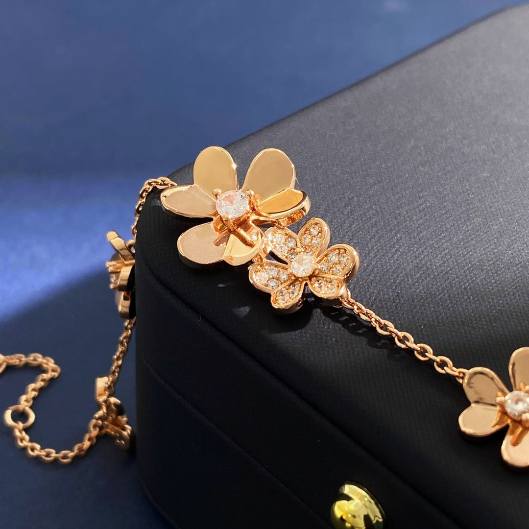18K Van Cleef & Arpels Frivole Diamonds Clover Bracelet