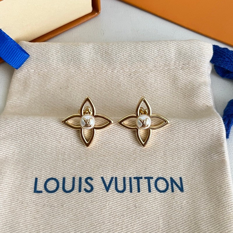 18K Louis Vuitton Pearly Flower Earrings