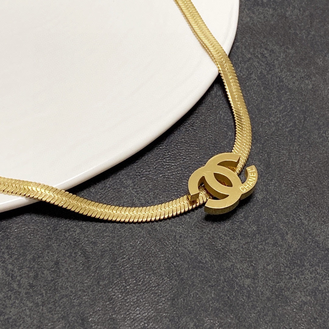 18K Chanel Gold Chain Choker Necklace