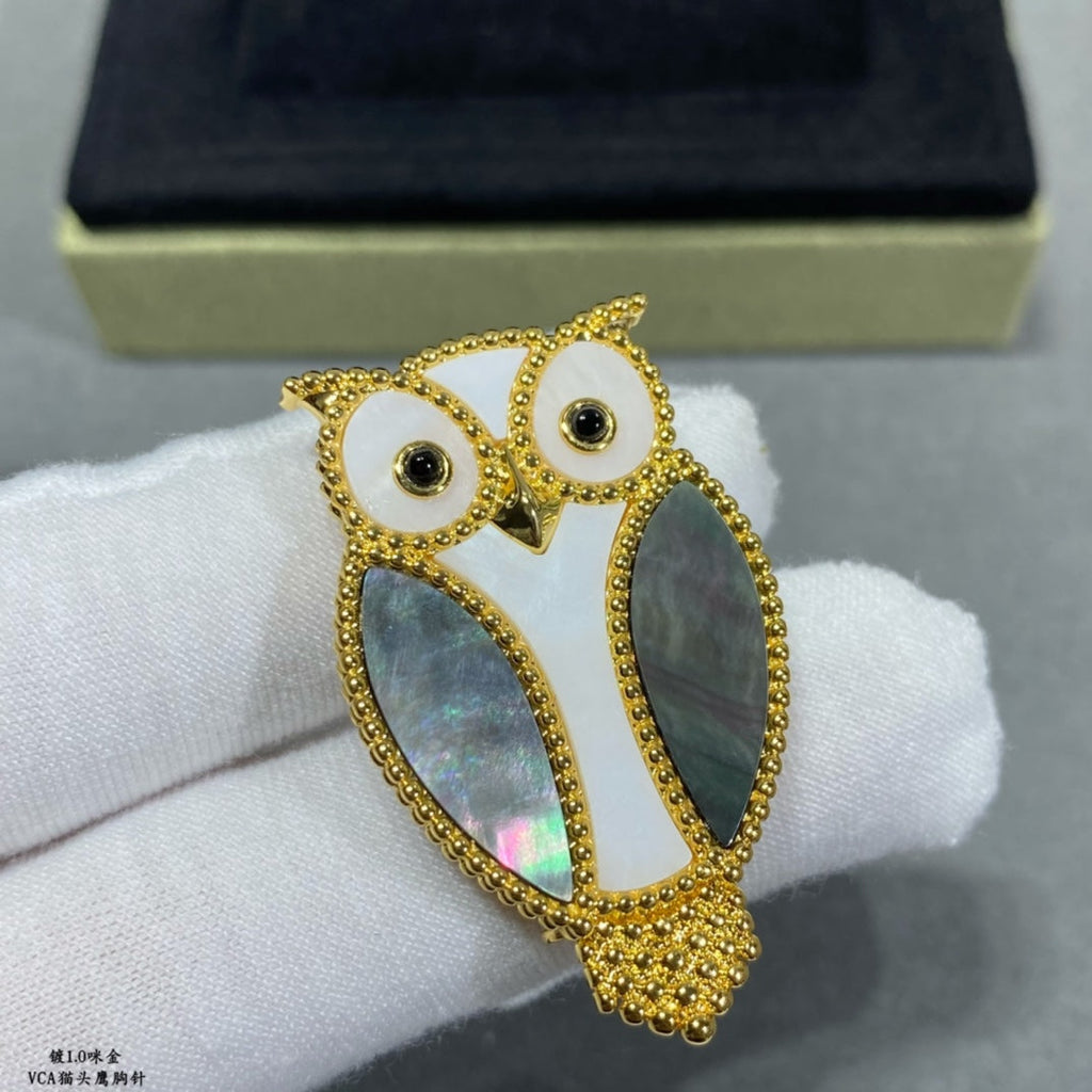 18K Van Cleef & Arpels Lucky Animals Owl Clip Brooch