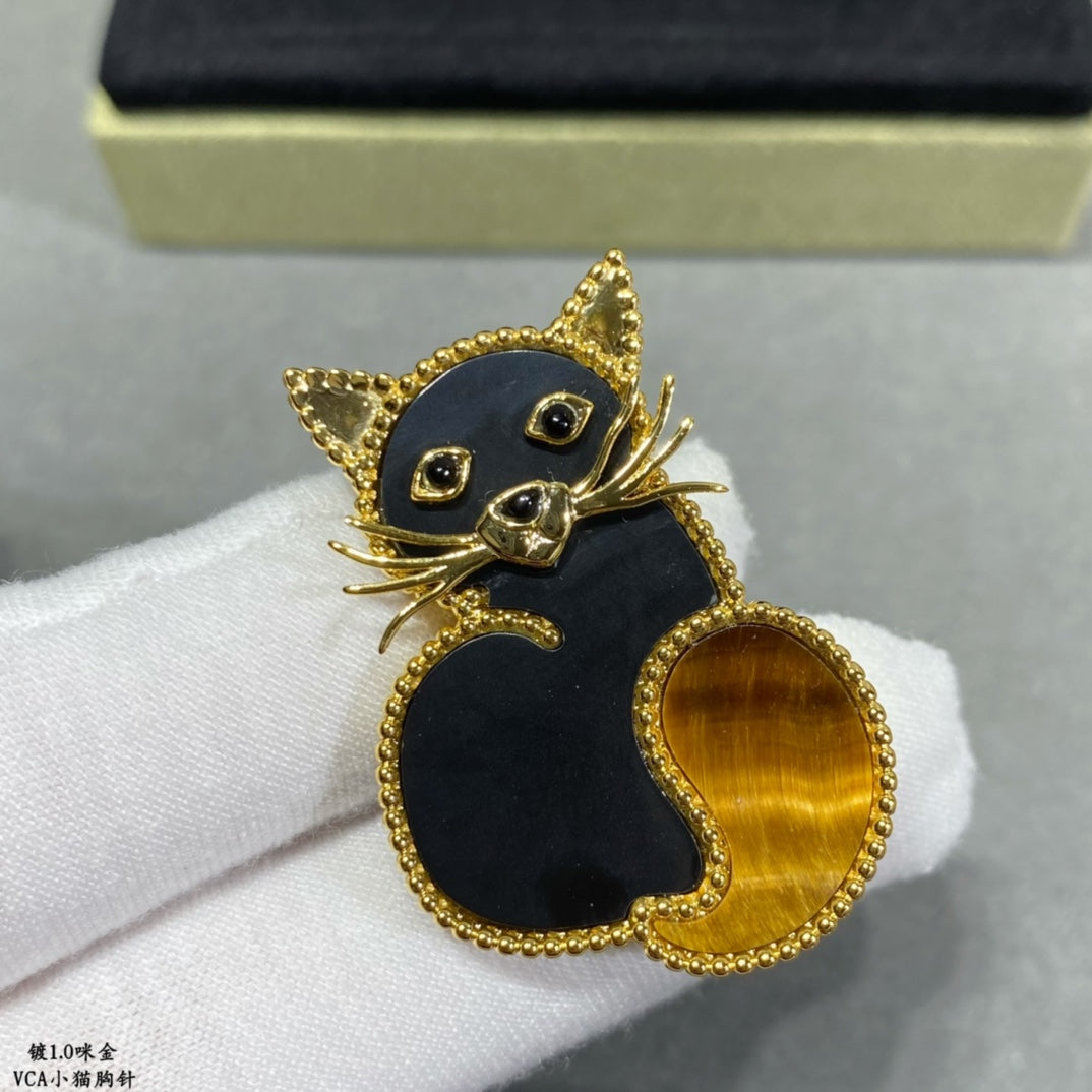 18K Van Cleef & Arpels Lucky Animals Cat Clip Brooch