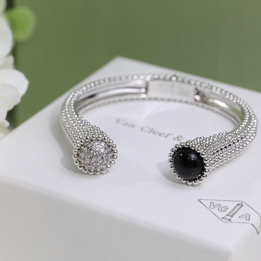 18K Van Cleef & Arpels Perlee Couleurs Bracelet
