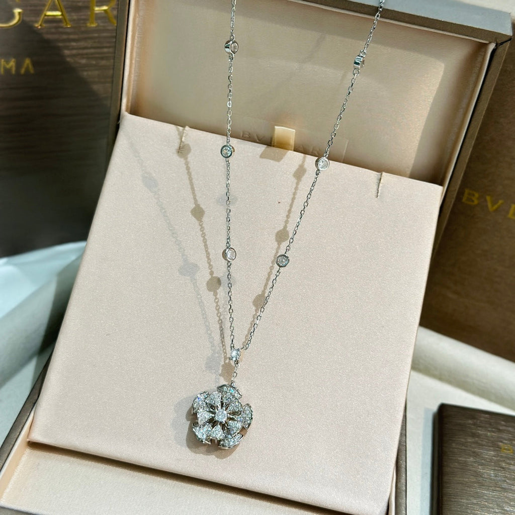 18K BVLGARI Divas' Dream Diamond Necklace