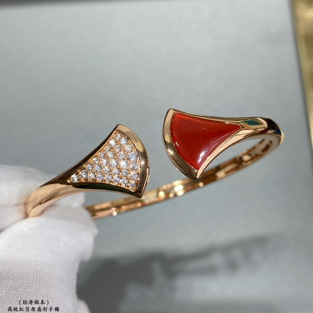 18K BVLGARI BV DIVAS' DREAM Carnelian Bangle Bracelet