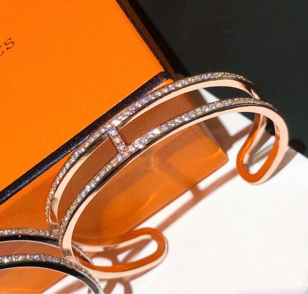 18K Ever Cuff Diamond Hermes Bracelet