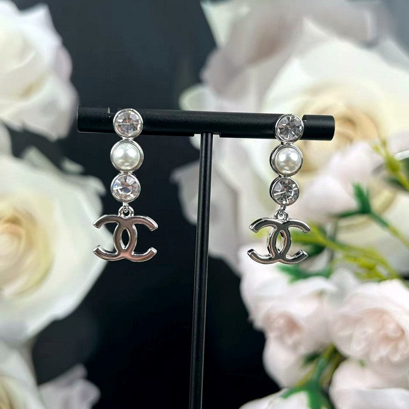 18K Chanel 25B Crystal Earrings