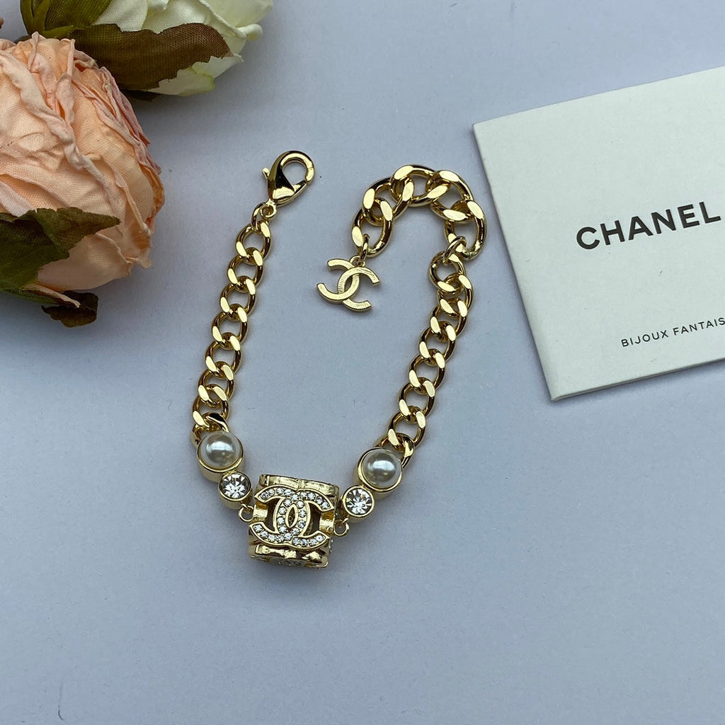 18K Chanel Box Pendant Pearl Bracelet