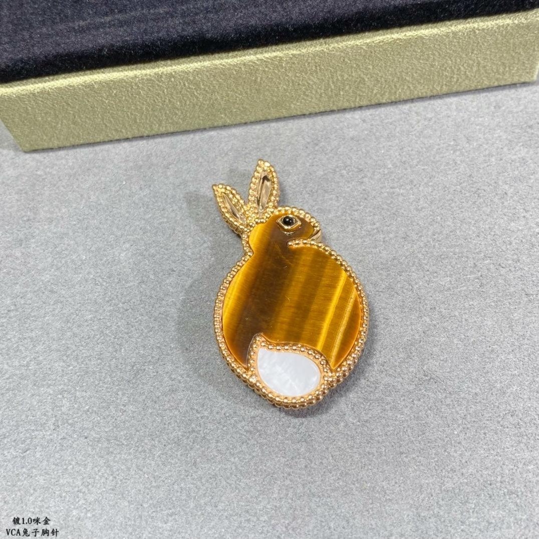 18K Van Cleef & Arpels Lucky Animals Rabbit Clip Brooch