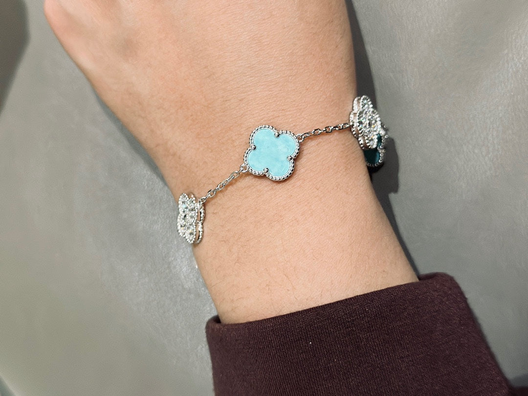 18K Van Cleef & Arpels Vintage Alhambra Five Motifs Agate Bracelet