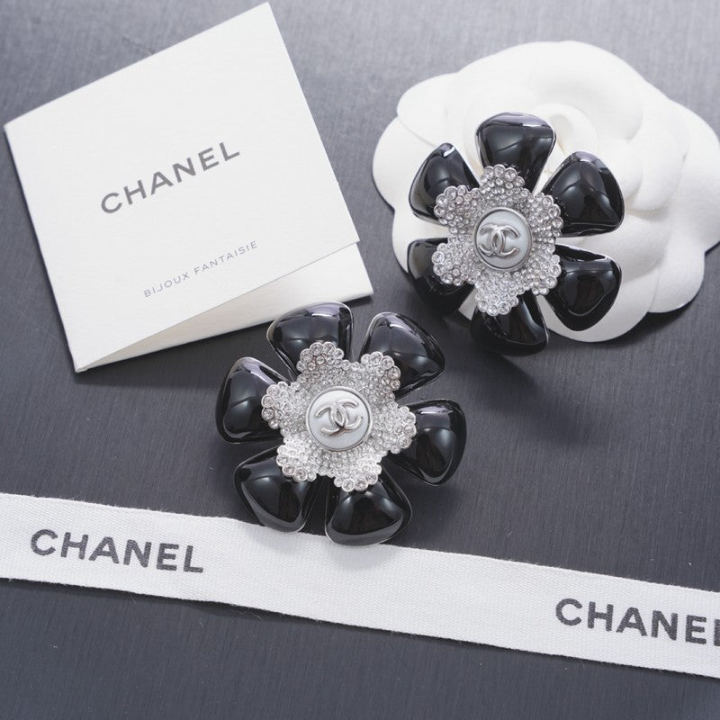 18K Chanel 26C Black & Red Diamond Gold Earrings
