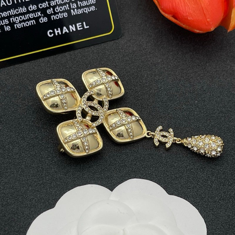 18K Chanel Diamond Shape Drop Brooch