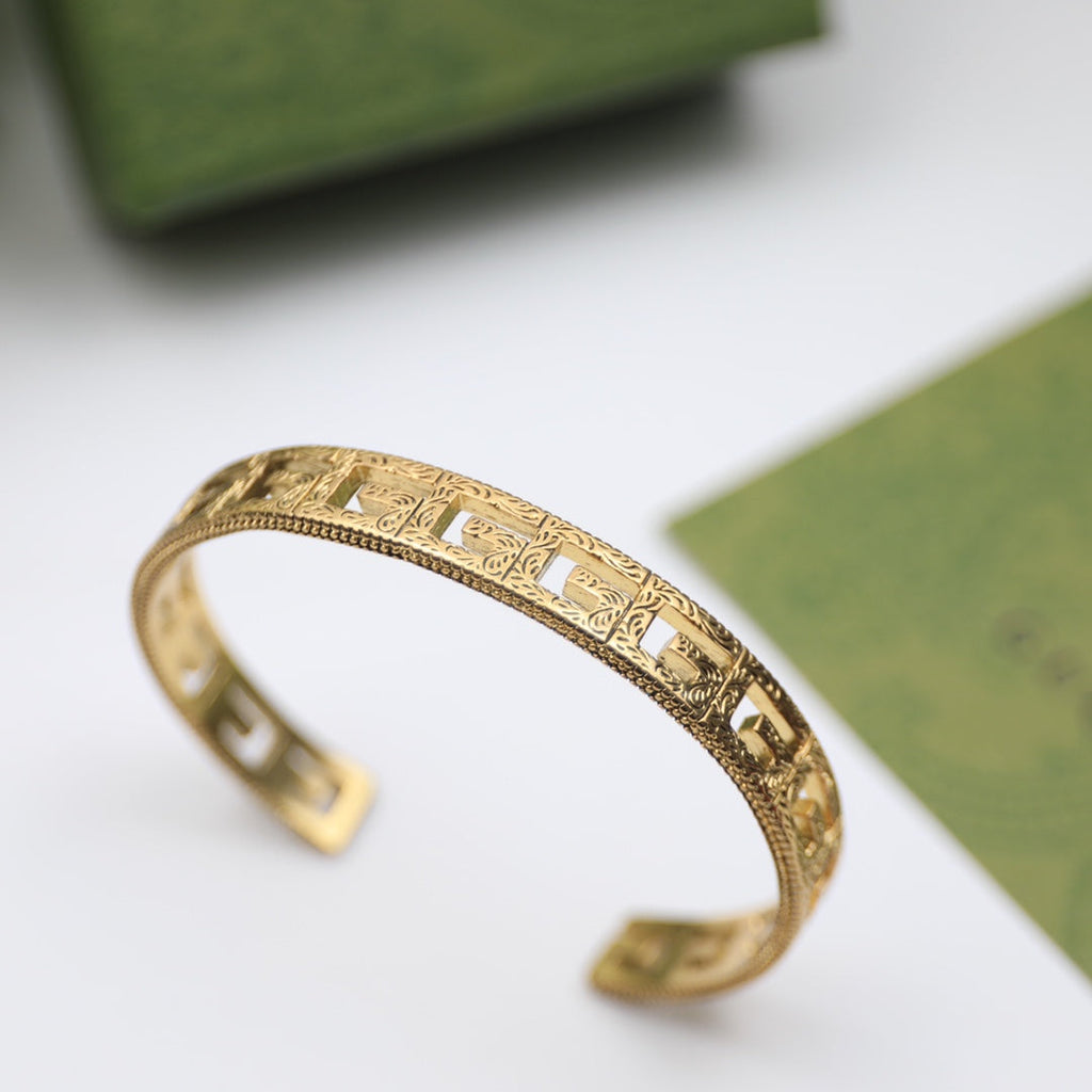 18K Gucci Cube Bracelet