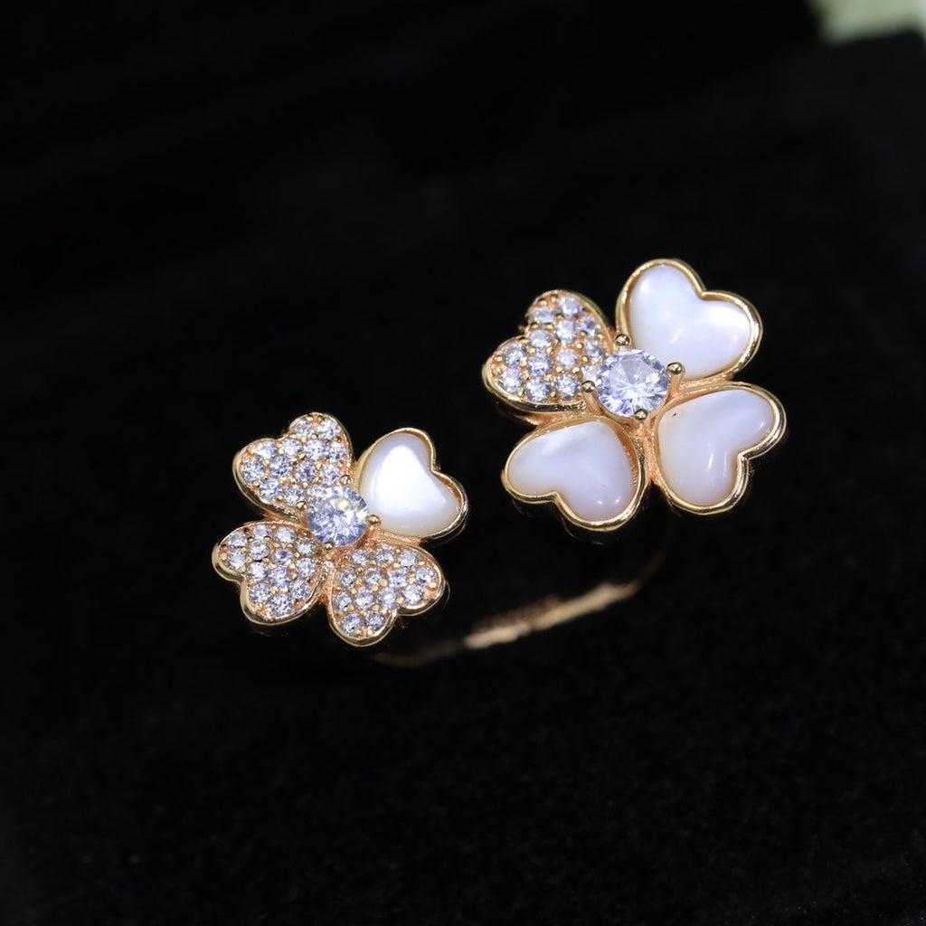 18K Van Cleef & Arpels Cosmos Between the Finger Diamond Ring