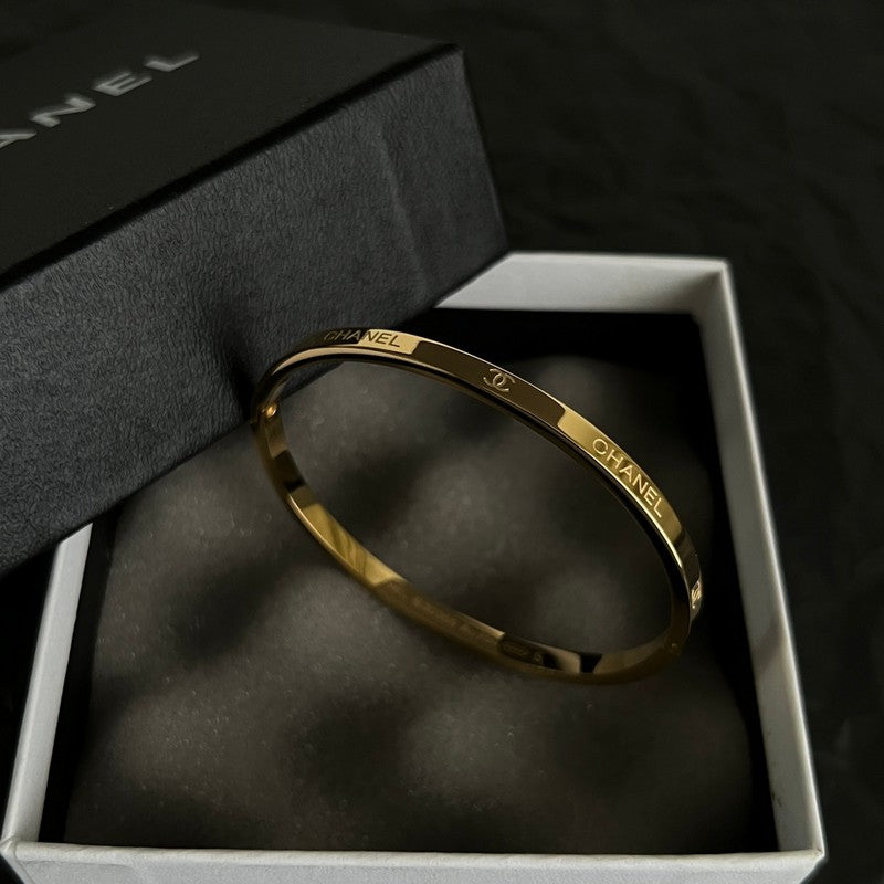 18K Chanel Gold Vintage Bracelet