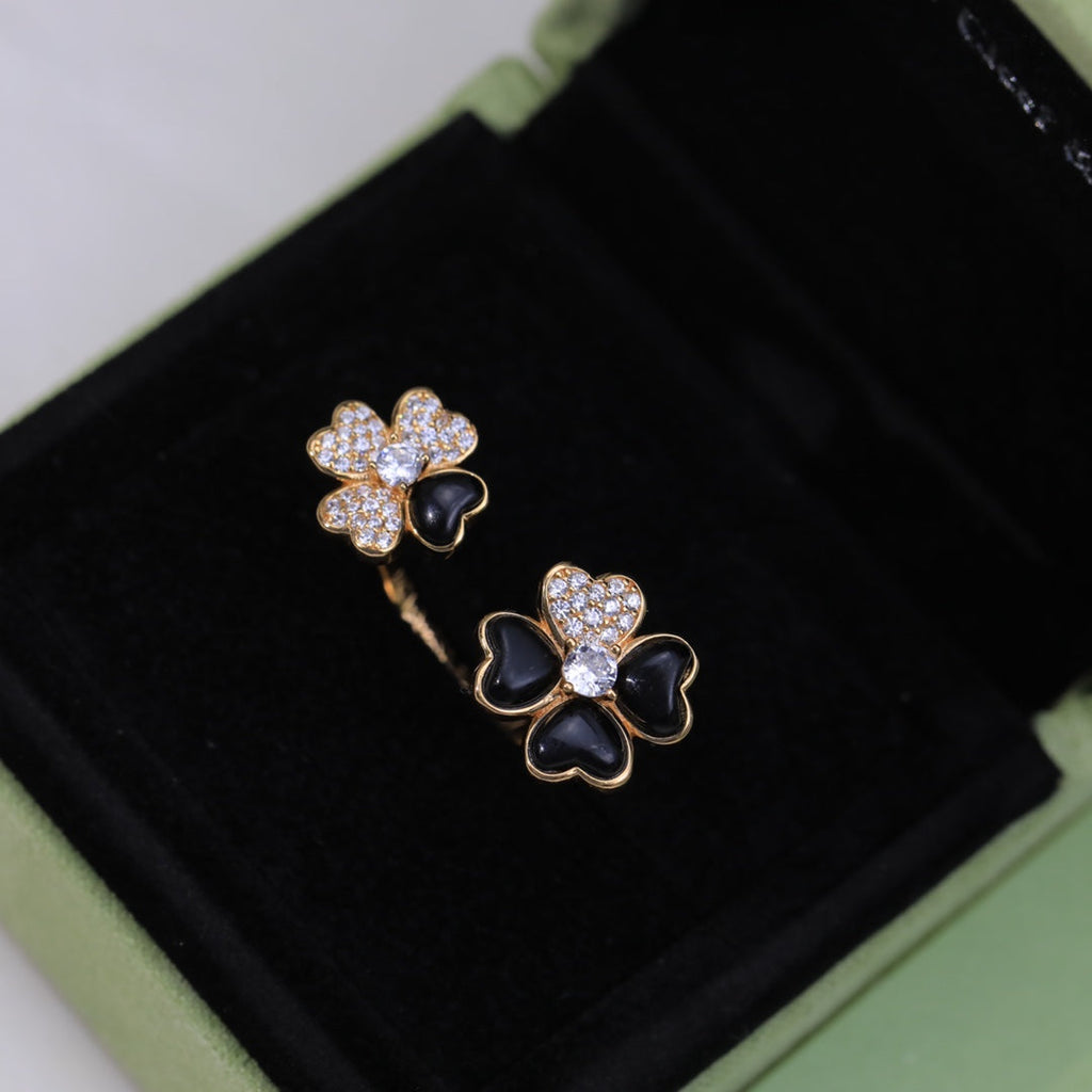 18K Van Cleef & Arpels Cosmos Between the Finger Diamond Ring