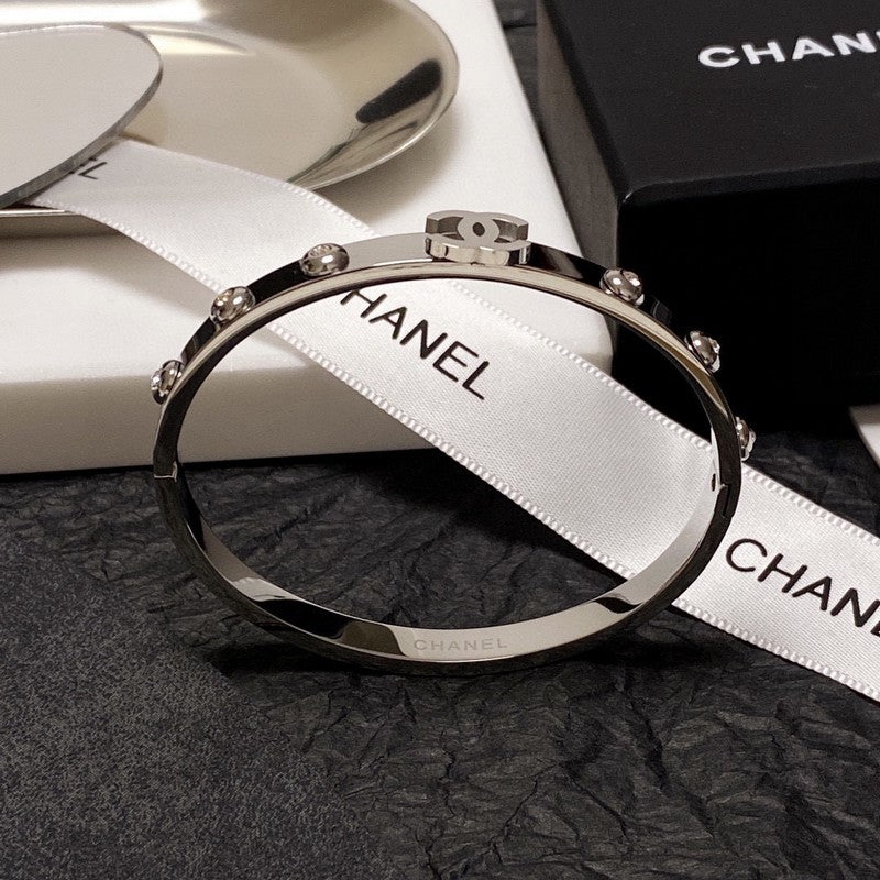 18K Chanel Vintage Diamond Bracelet