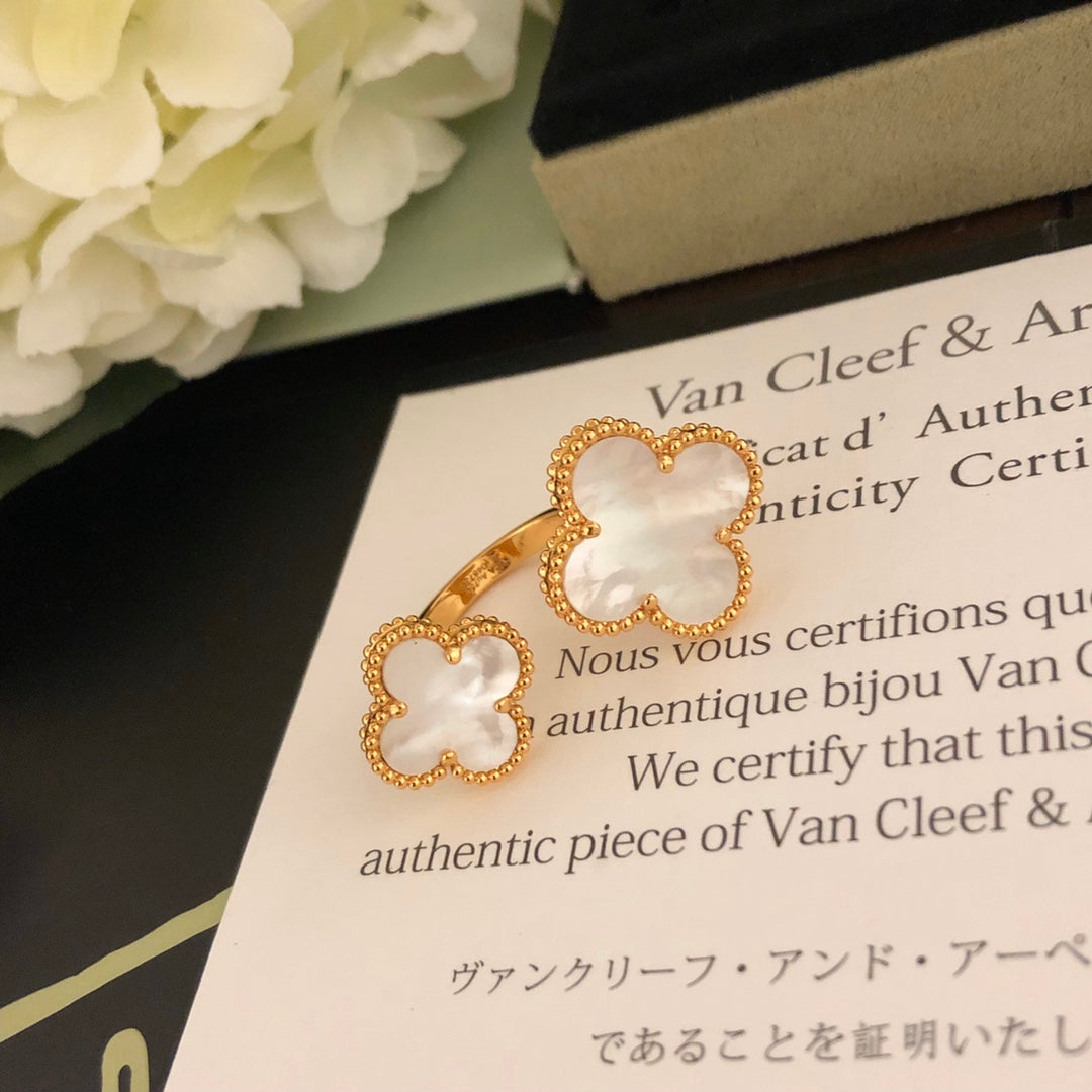 18K Van Cleef & Arpels Magic Alhambra Mother Of Pearls Clover Ring