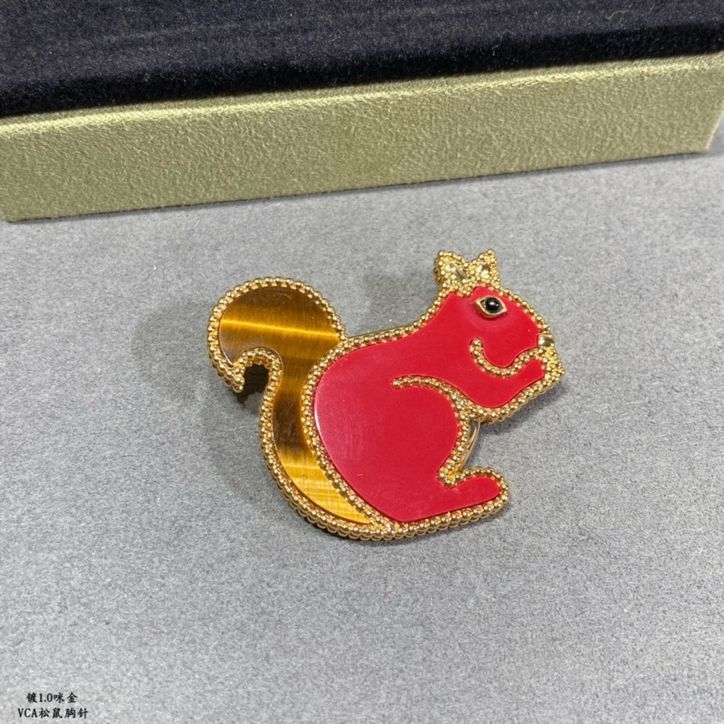 18K Van Cleef & Arpels Lucky Animals Squirrel Clip Brooch