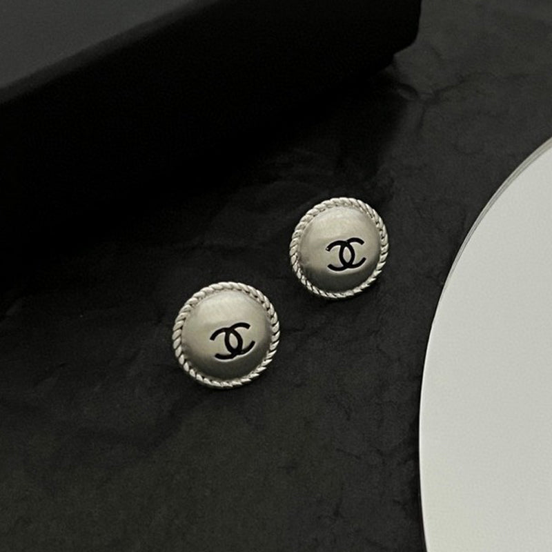 18K Chanel White Gold Round Earrings