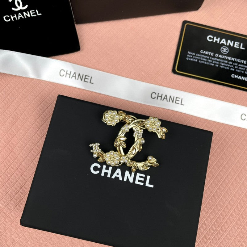 18K Chanel Flower Pearl Brooch