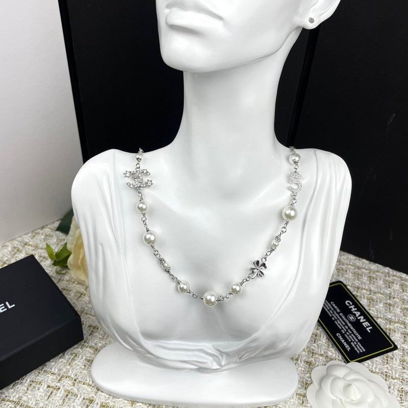 18K Chanel N.5 Choker Diamond Necklace