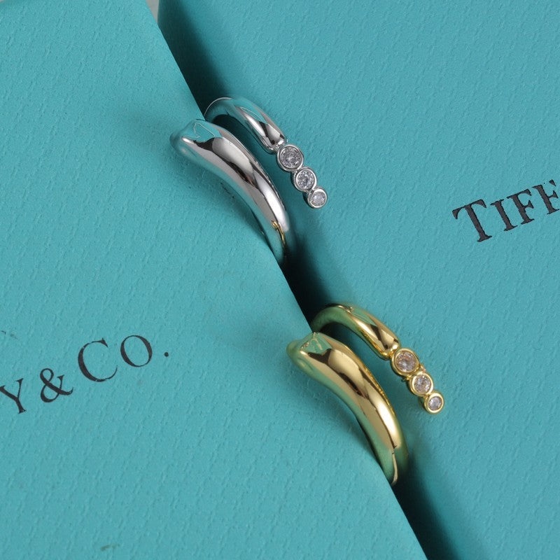18K Tiffany Diamond Ring