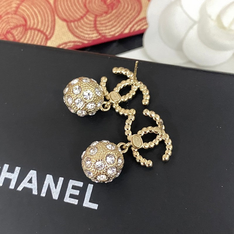18K Chanel Drop Diamond Earrings
