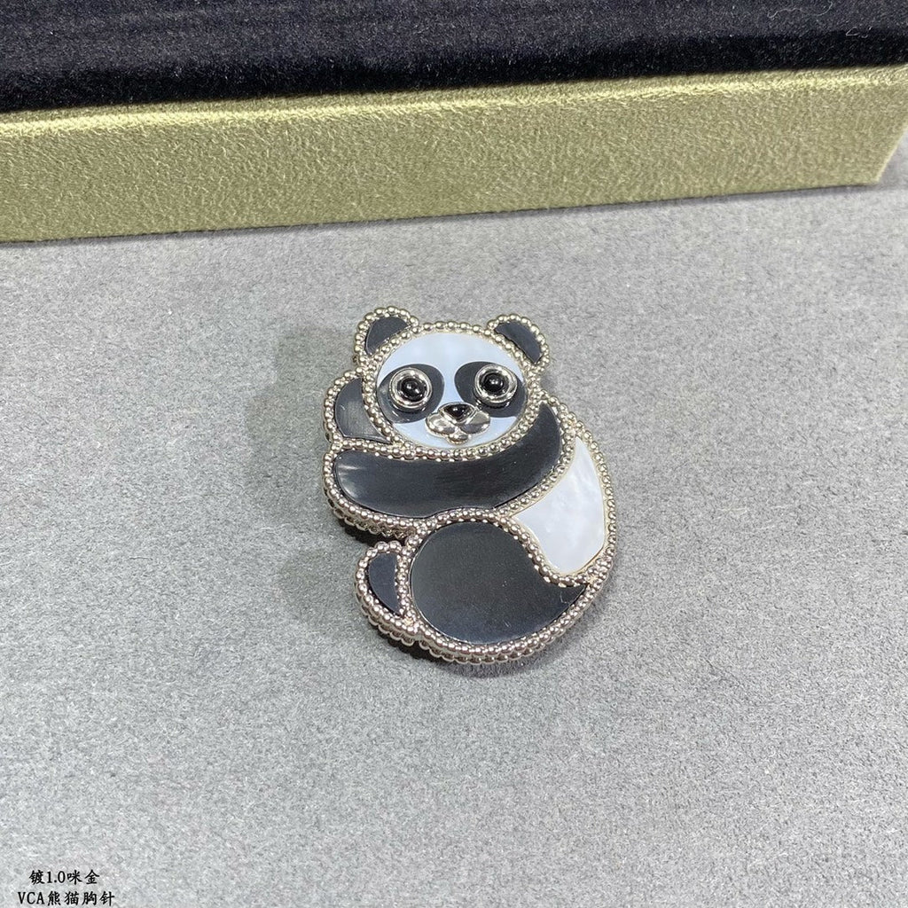 18K Van Cleef & Arpels Lucky Animals Panda Clip Brooch