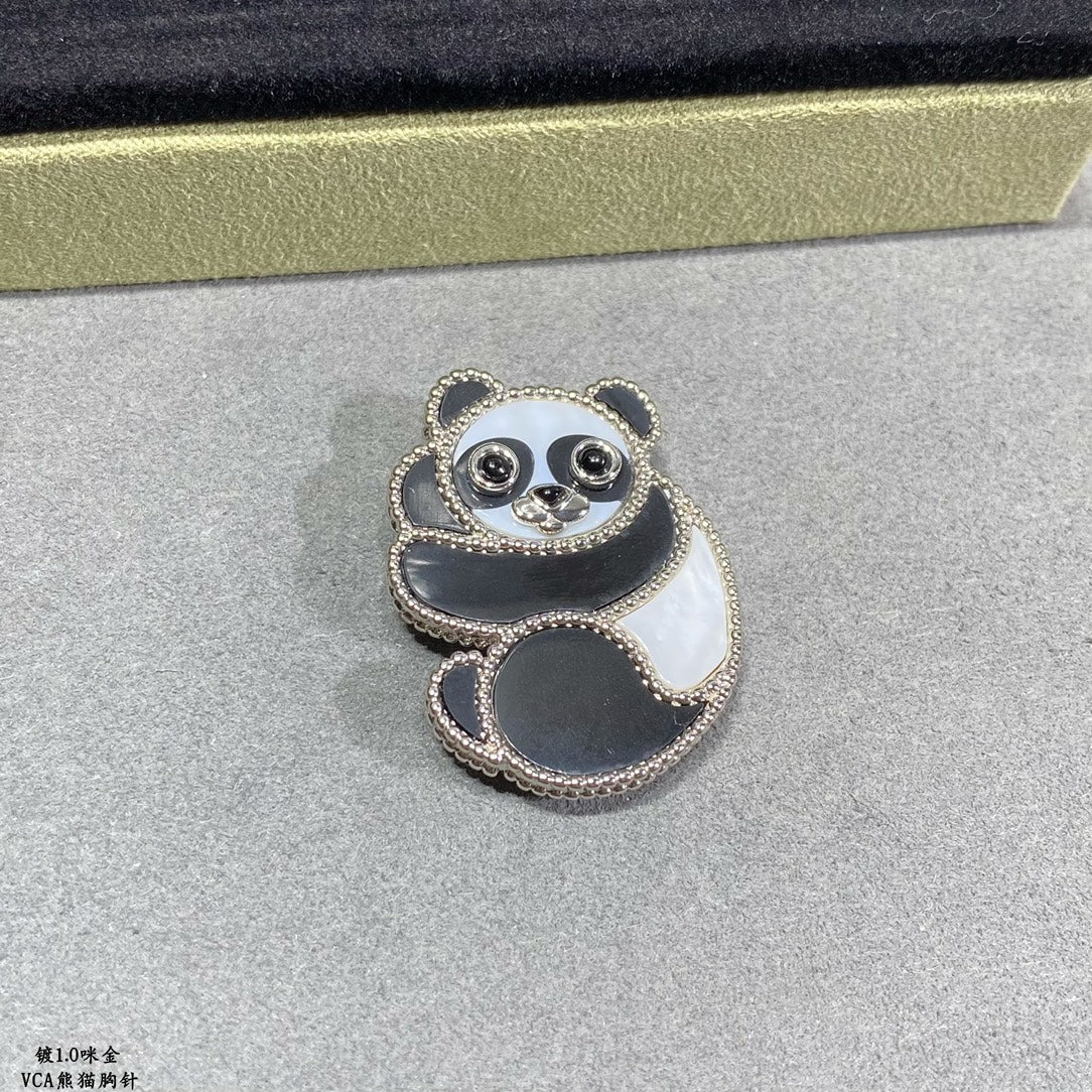 18K Van Cleef & Arpels Lucky Animals Panda Clip Brooch