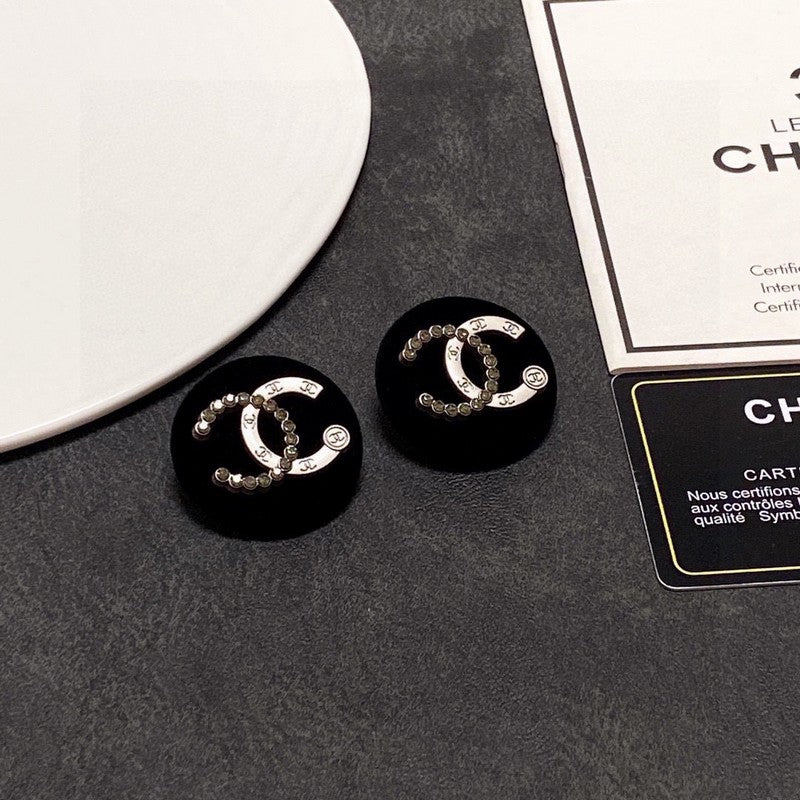 18K Chanel Black Earrings