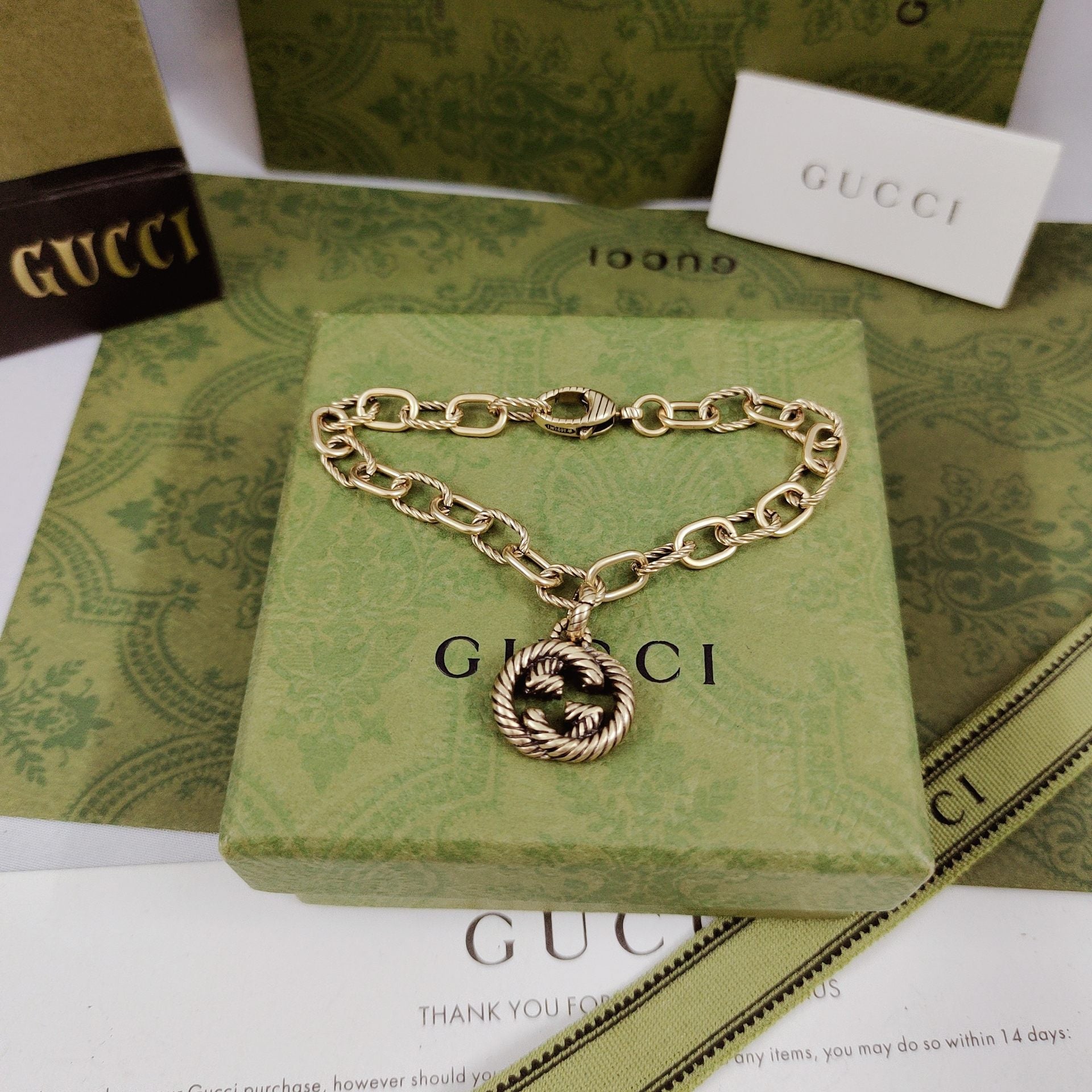 18K Gucci Striped Pendant Bracelet