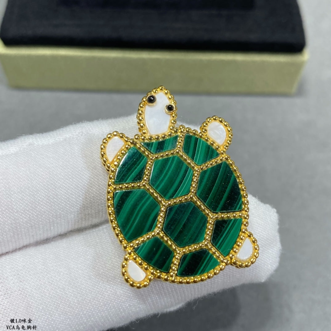 18K Van Cleef & Arpels Lucky Animals Turtle Clip Brooch
