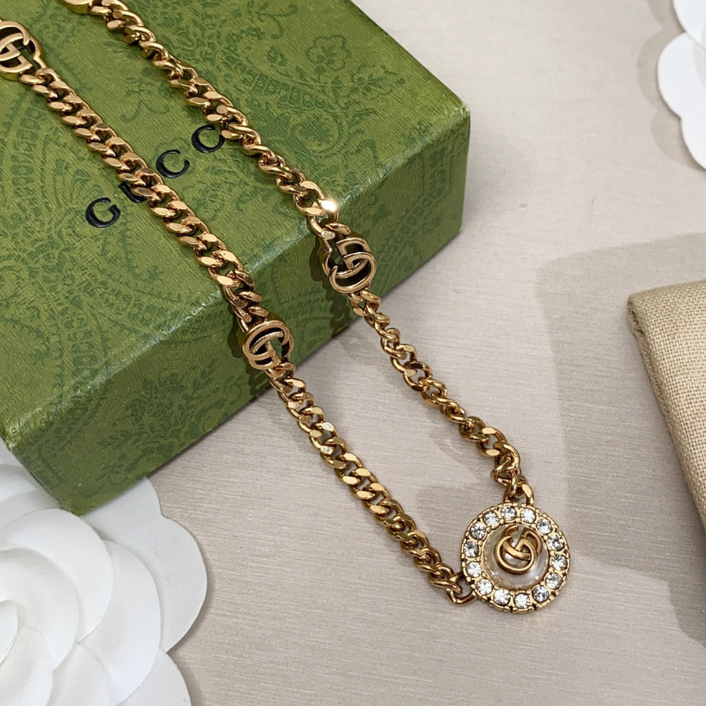 18K Gucci Flower Necklace