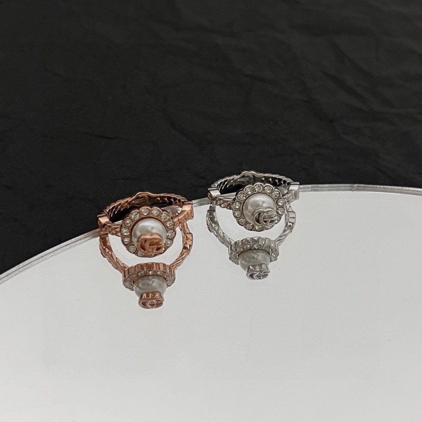 18K Gucci Pearl Ring
