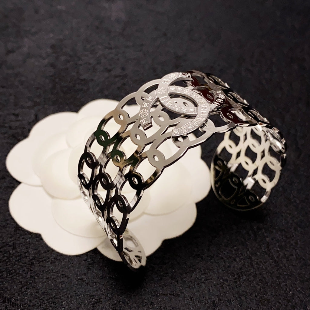 18K Chanel Vintage Cuff Bracelet