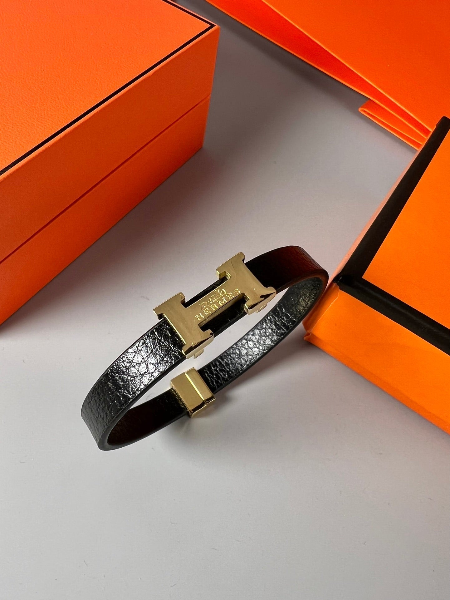 18K Belt Black Hermes Bracelet