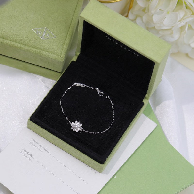 18K Van Cleef & Arpels Lotus Openwork Bracelet