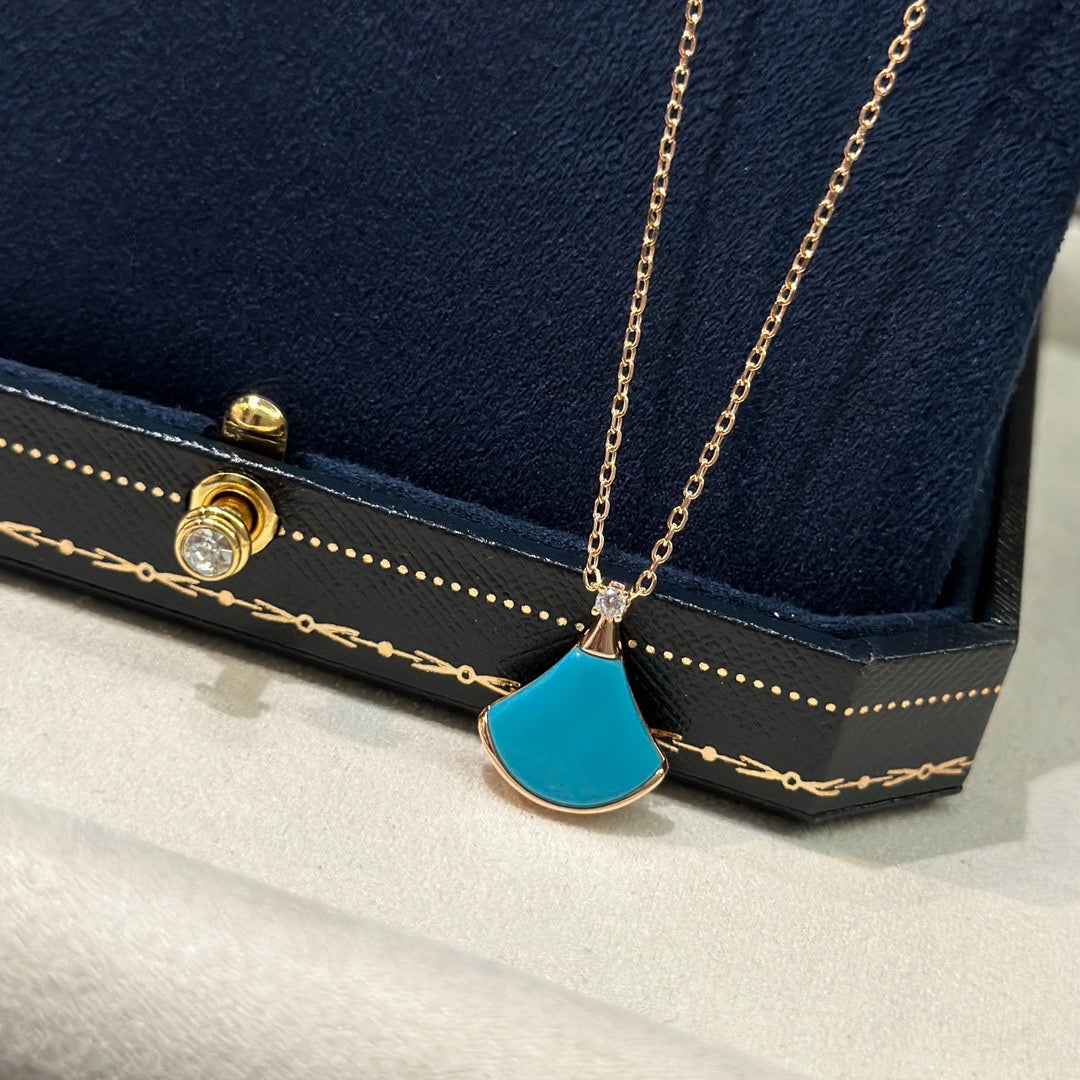 18K BVLGARI BV Divas' Dream Turquoise Pendant Necklace