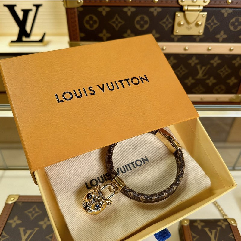 18K Louis Vuitton Tiger Gold Bracelet