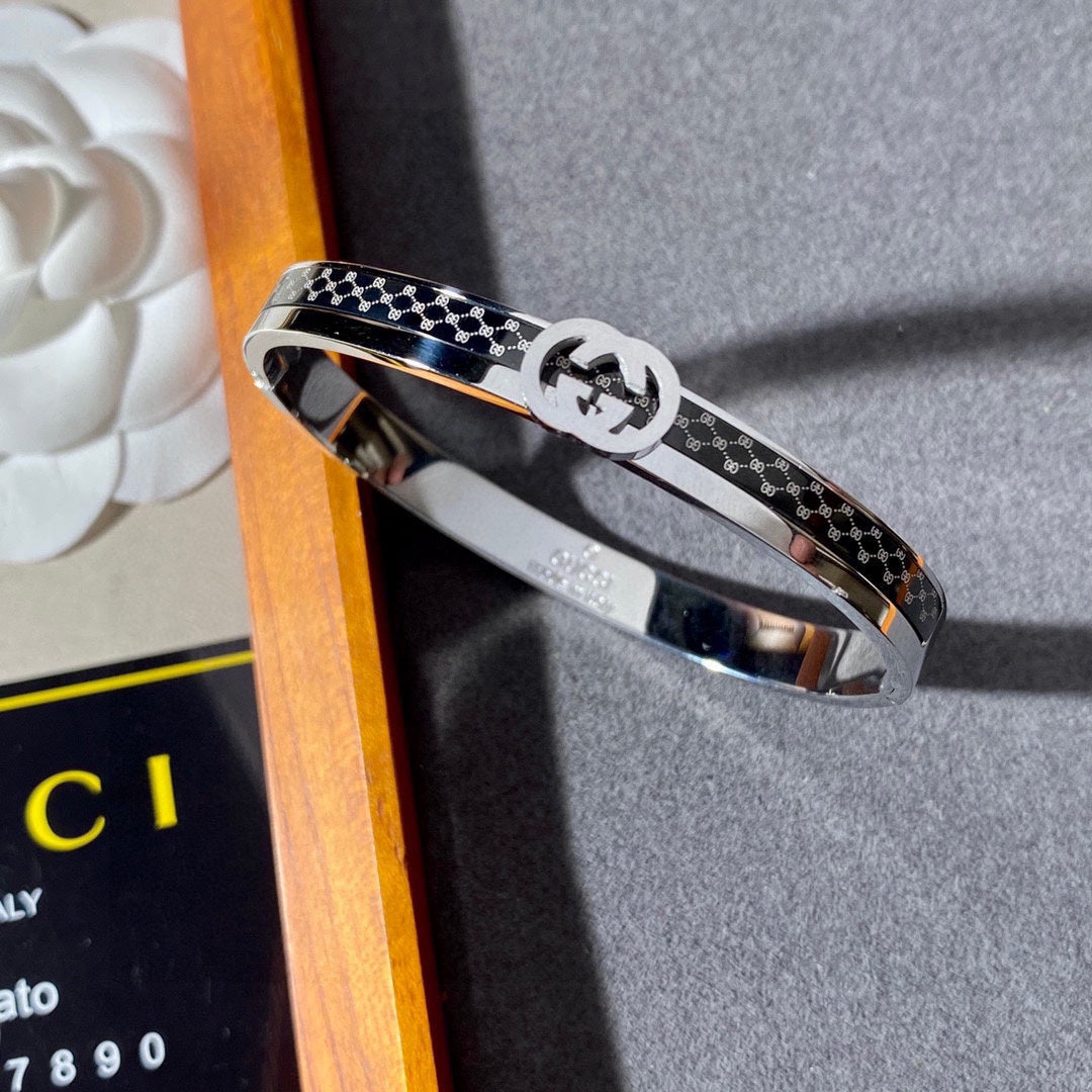 18K Gucci Vintage Bracelet