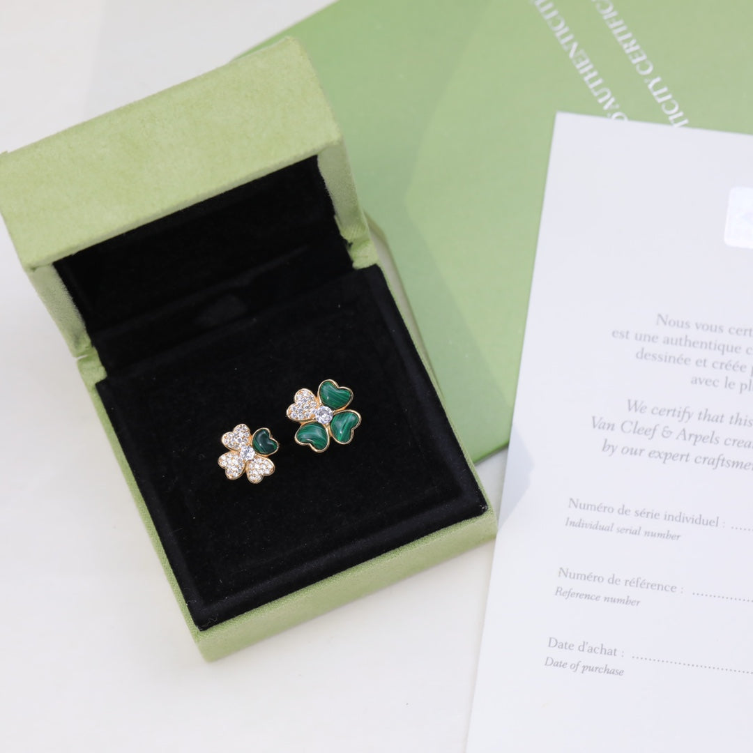 18K Van Cleef & Arpels Cosmos Between the Finger Diamond Ring