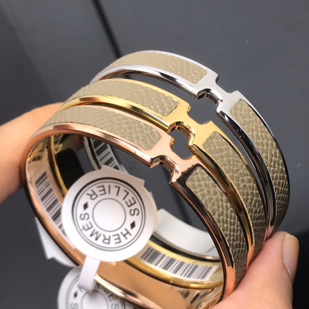18K Olympe Hermes Bracelet