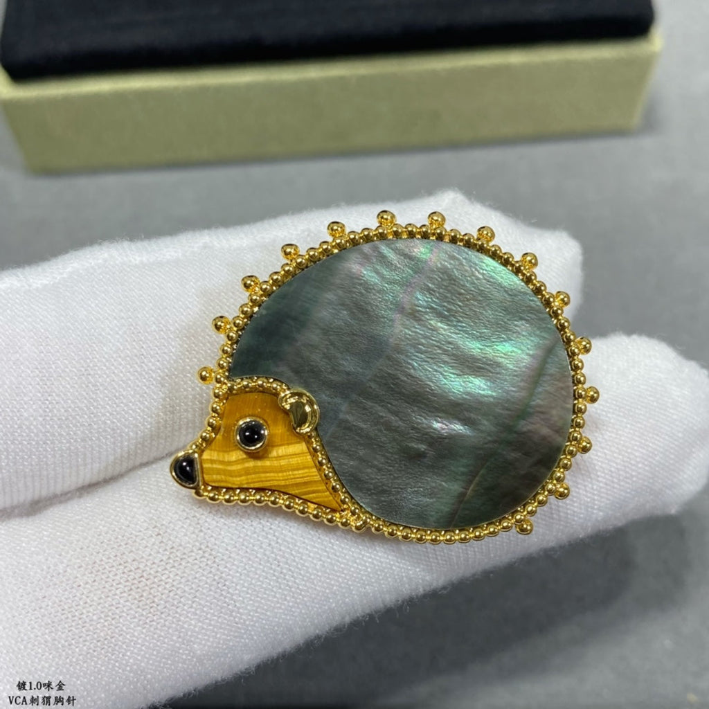 18K Van Cleef & Arpels Lucky Animals Hedgehog Clip Brooch