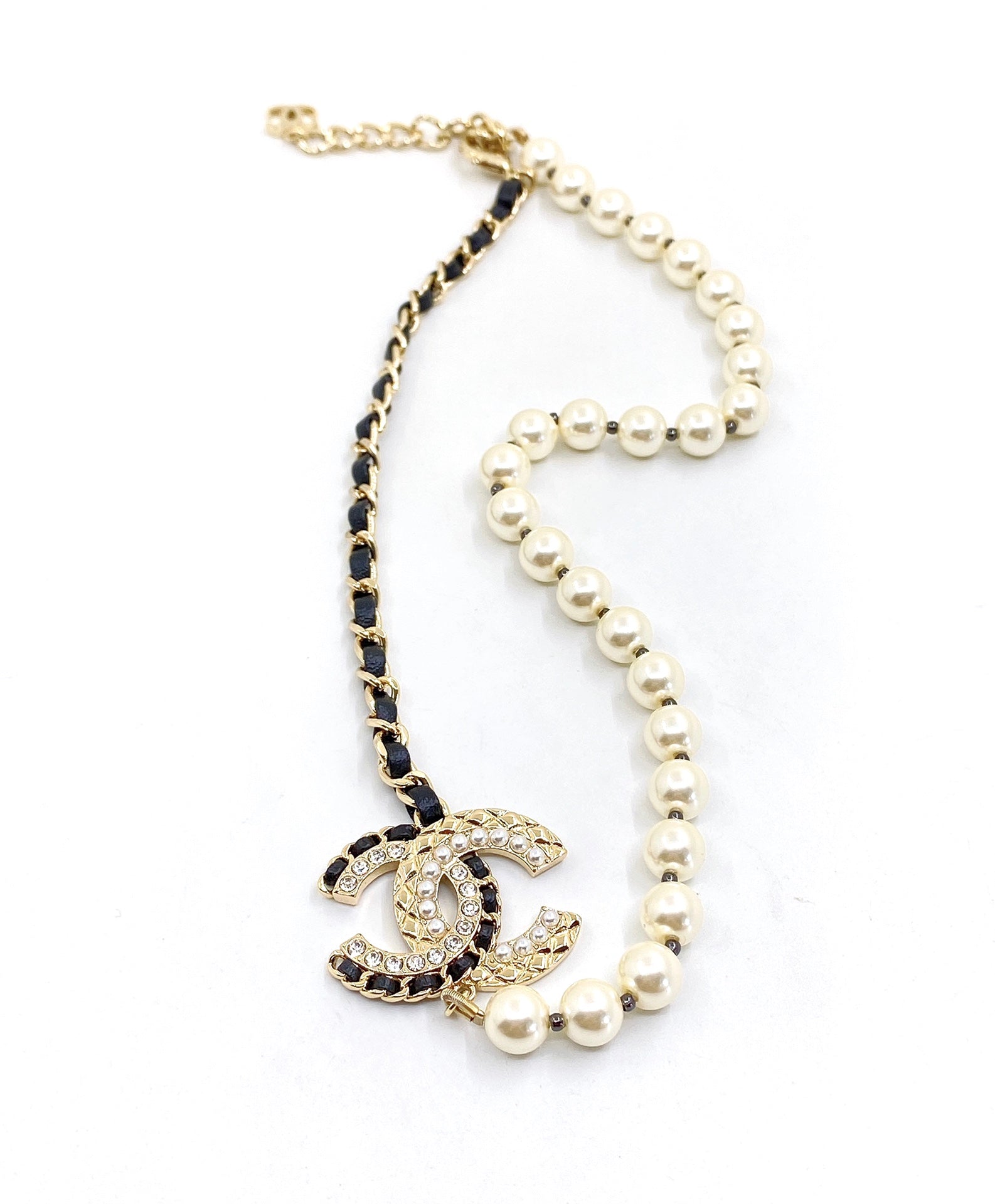 18K Chanel Leather Pearls Necklace