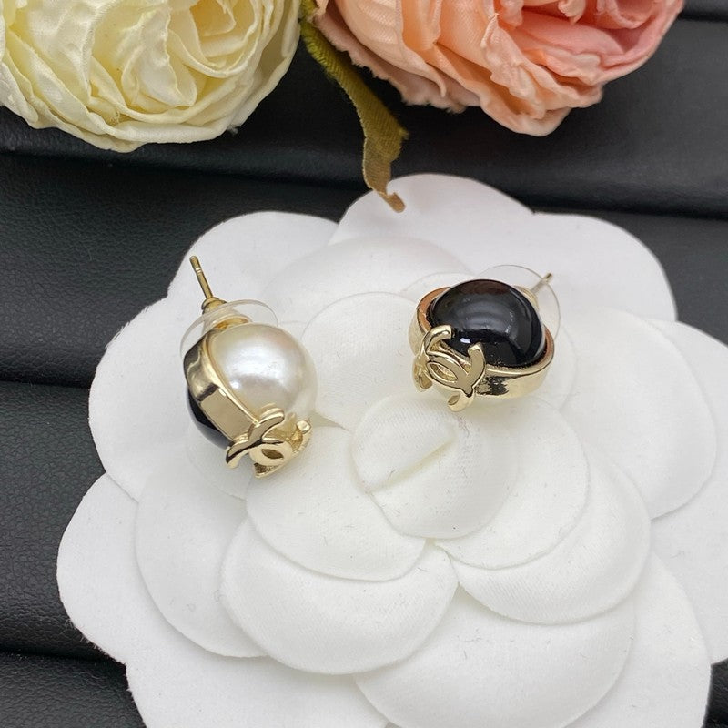18K Chanel Black & White Pearl Gold Earrings