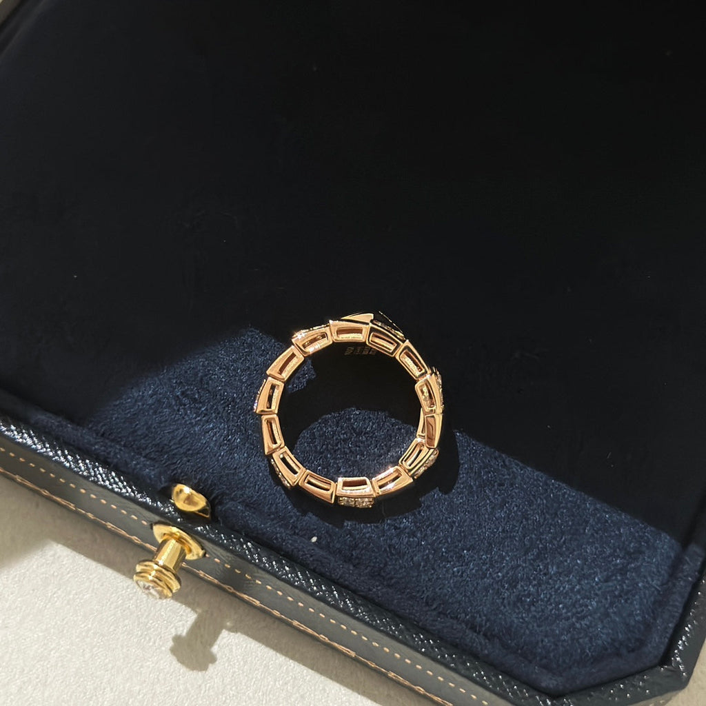 18K BVLGARI BV Serpenti Viper Black Ring