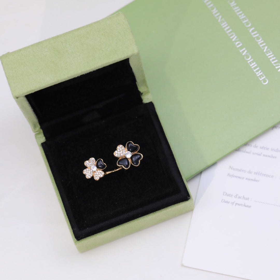 18K Van Cleef & Arpels Cosmos Between the Finger Diamond Ring